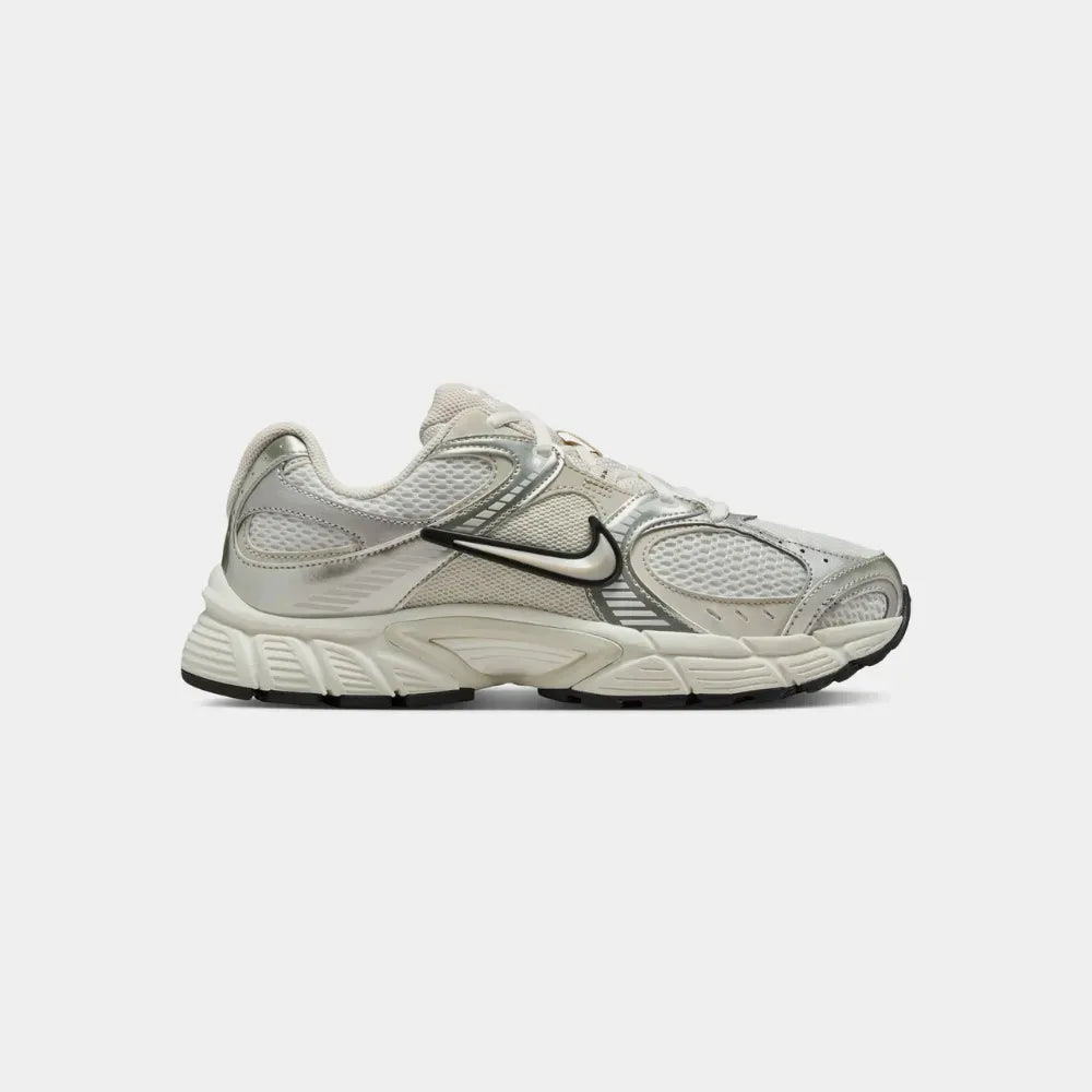 Nike V5 RNR Spruce Fog Metallic Silver Summit White