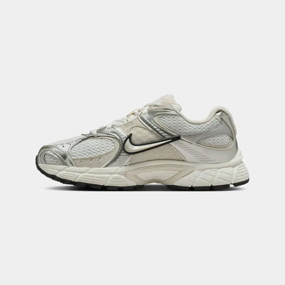 Nike V5 RNR Spruce Fog Metallic Silver Summit White