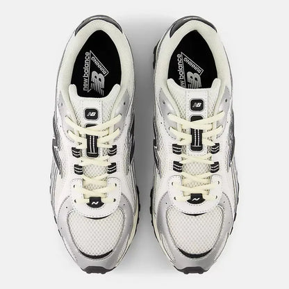 New Balance 204L Silver Metallic Black