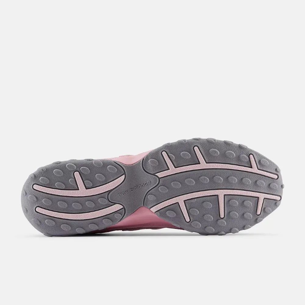 New Balance 204L Pastel Pink