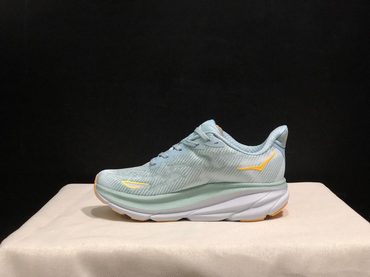 Hoka Clifton 9 'Beige-Pink'