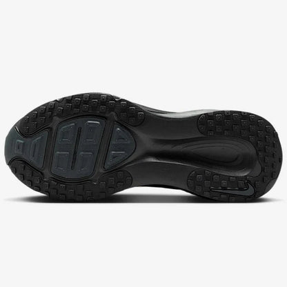 Vomero 18 "Black"