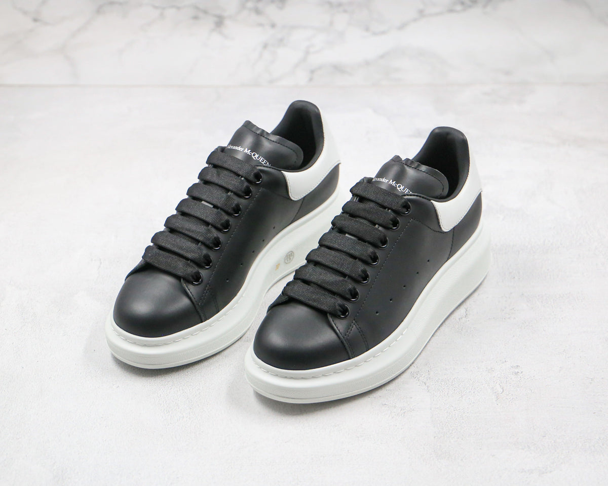Alexander Mcqueen Oversized Black White