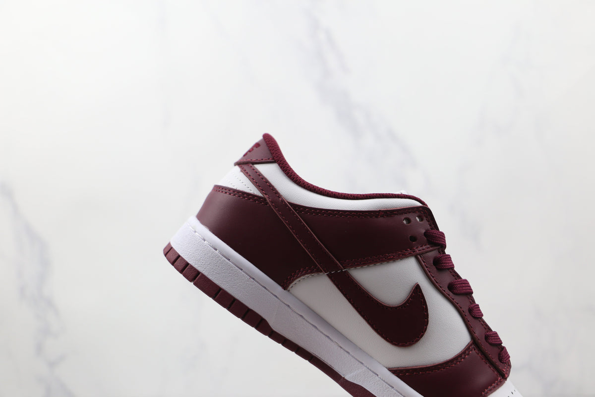 Tênis Nike Dunk Low Bordeaux