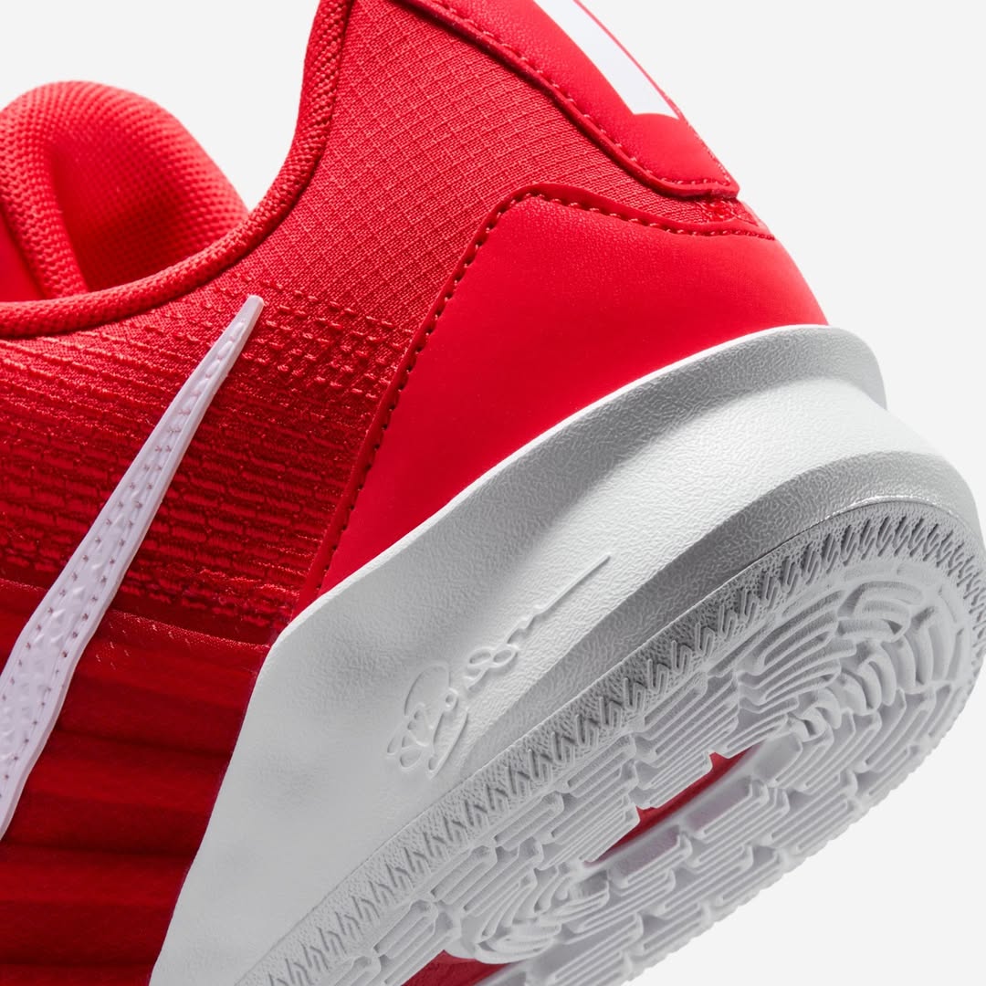 Nike Sabrina 3