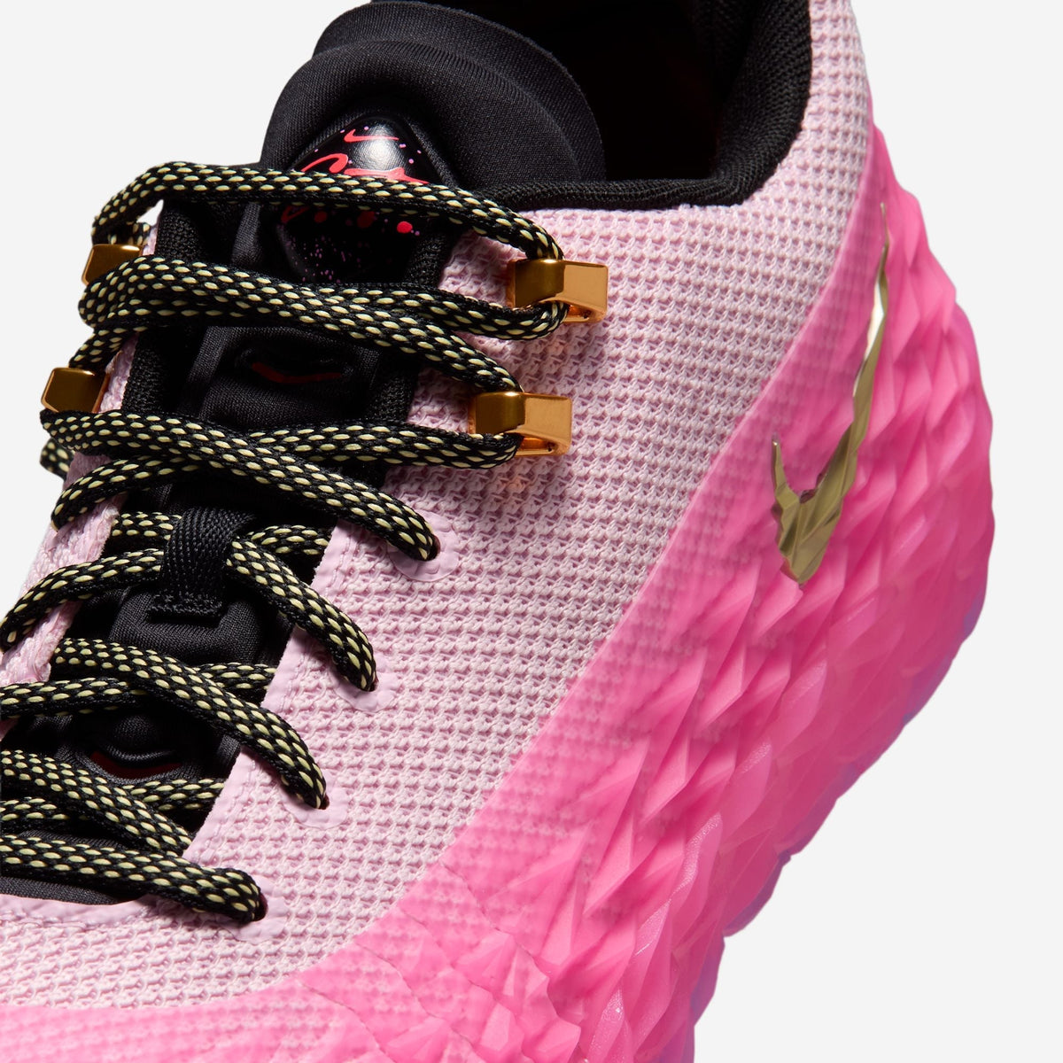 Nike S.T. Charge “NEO PINK”