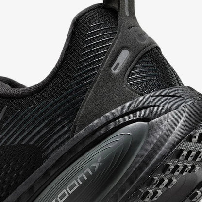 Vomero 18 "Black"