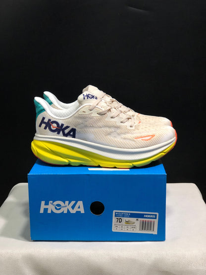Hoka Clifton 9 'Beige-Pink'