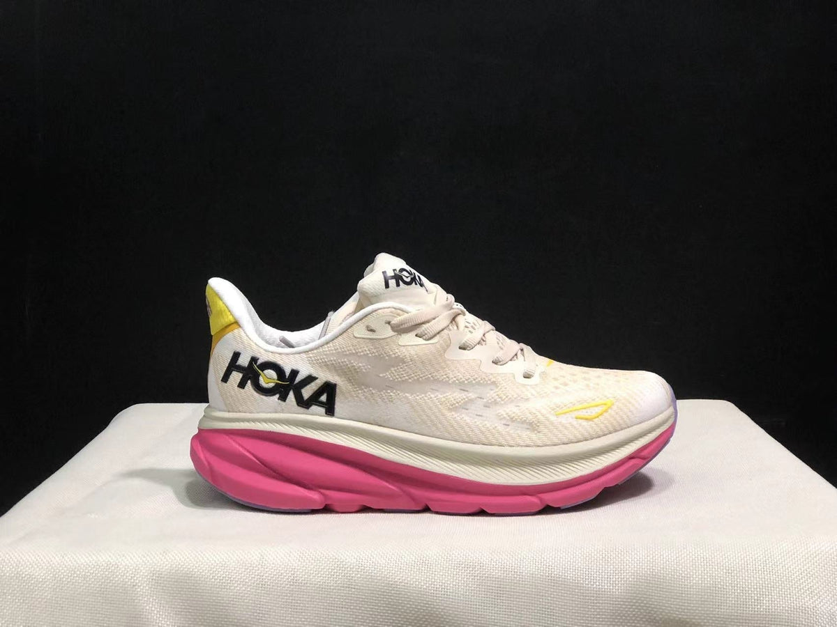 Hoka Clifton 9 'Beige-Pink'