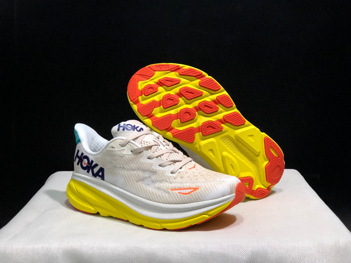 Hoka Clifton 9 'Beige-Pink'