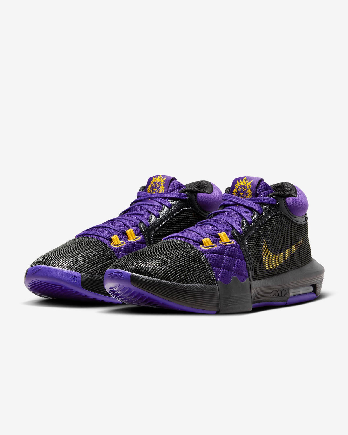 LeBron Witness 8