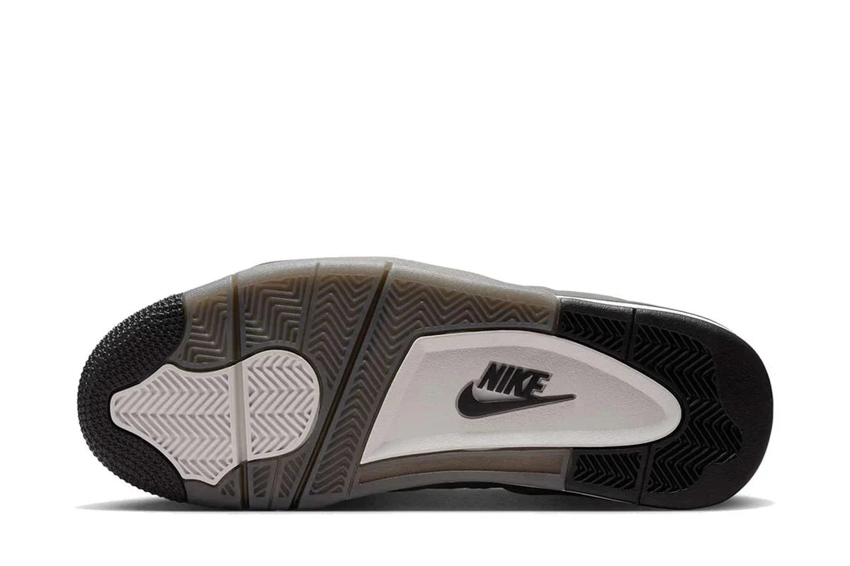 Tênis Nike Air Jordan 4 Cave Stone and Black Marrom